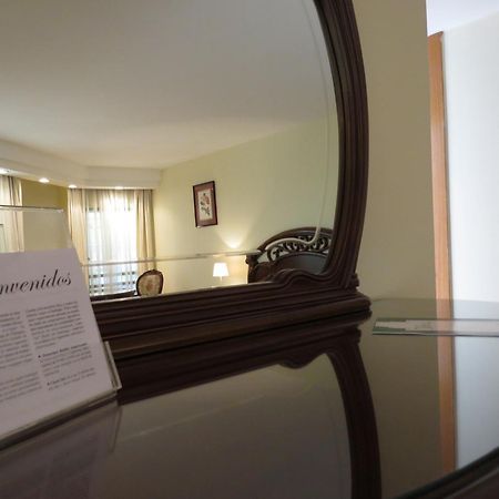 Hotel Diego De Velazquez Santiago Ngoại thất bức ảnh