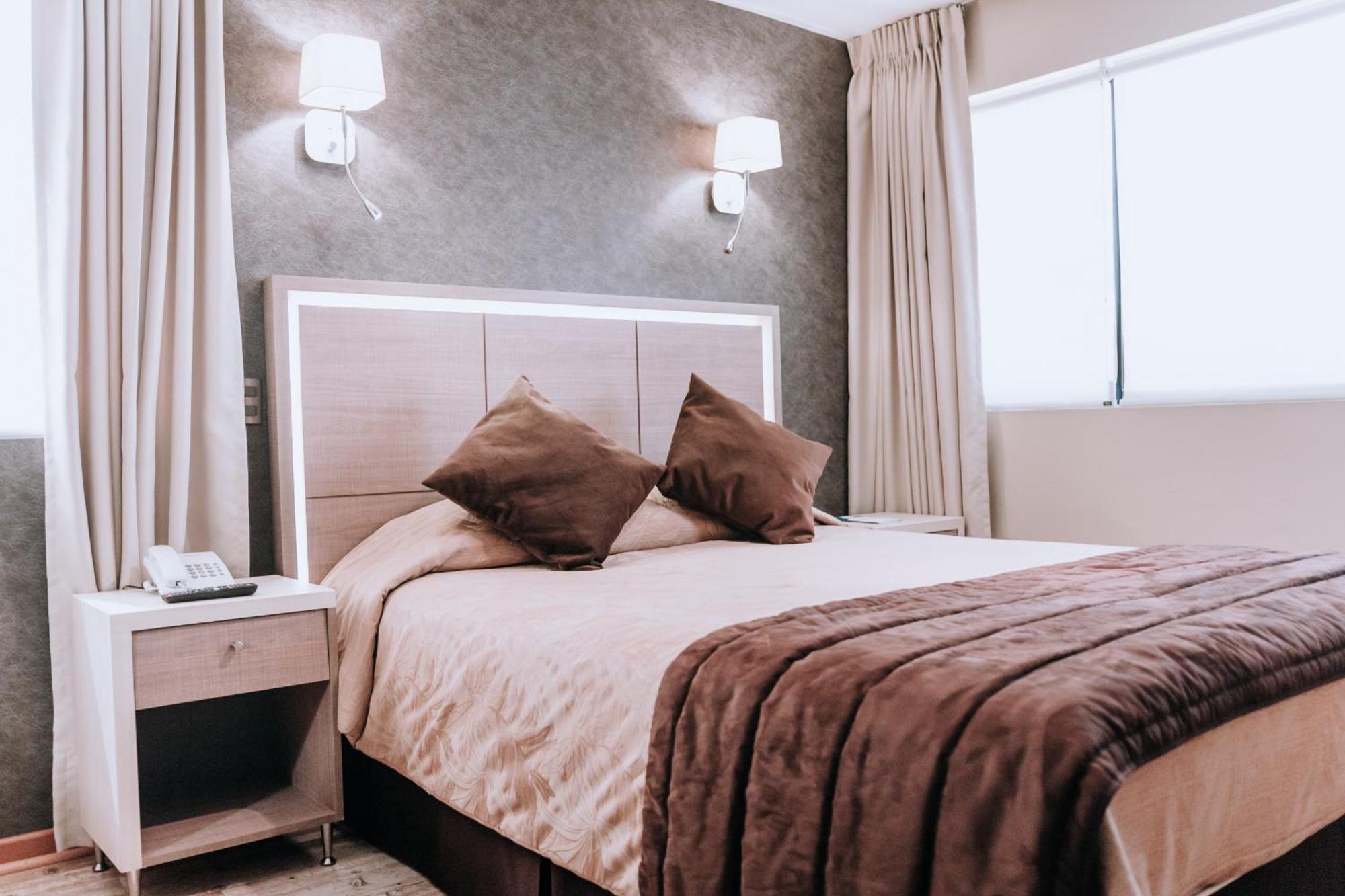 Hotel Diego De Velazquez Santiago Ngoại thất bức ảnh