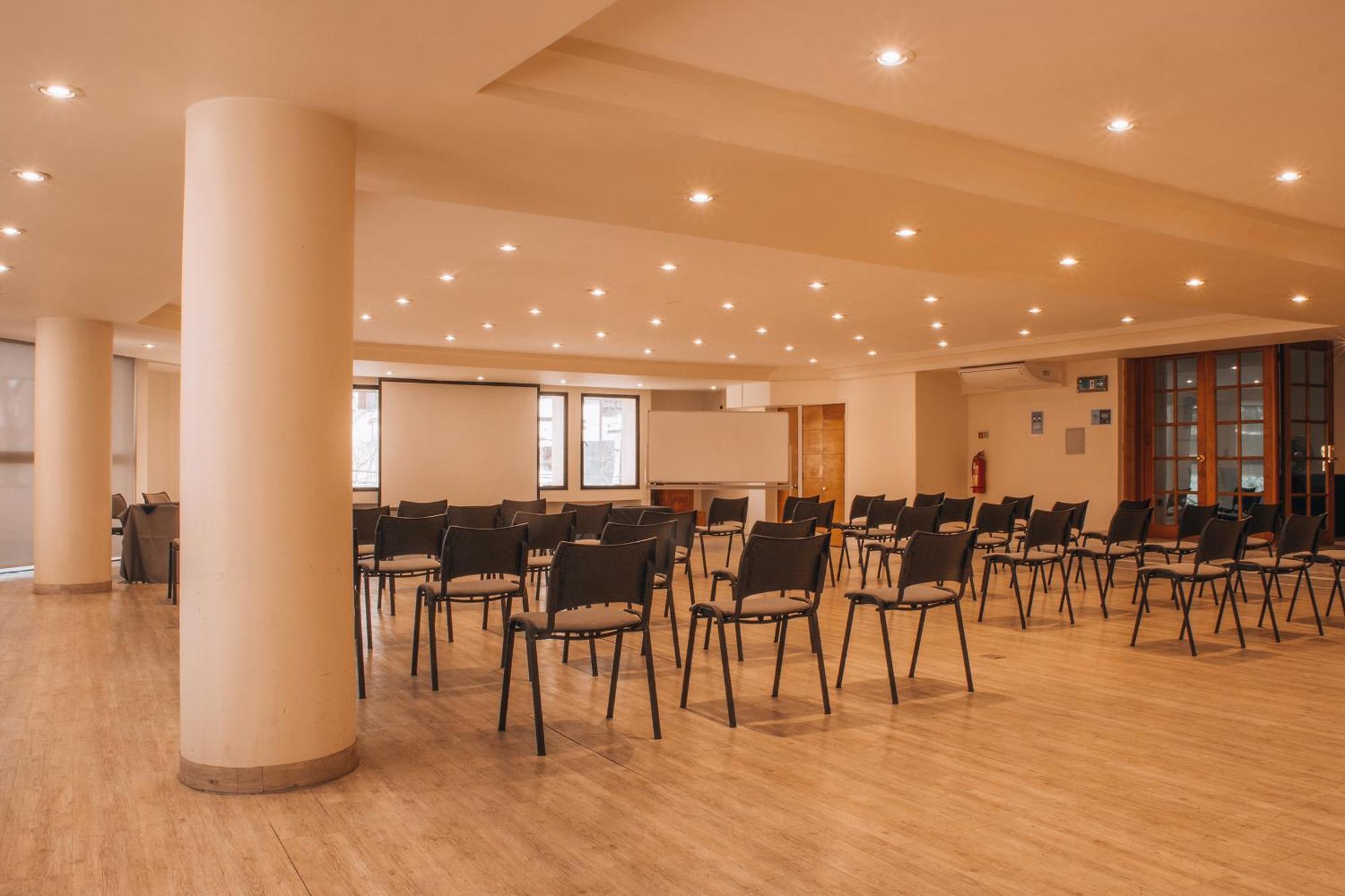 Hotel Diego De Velazquez Santiago Ngoại thất bức ảnh