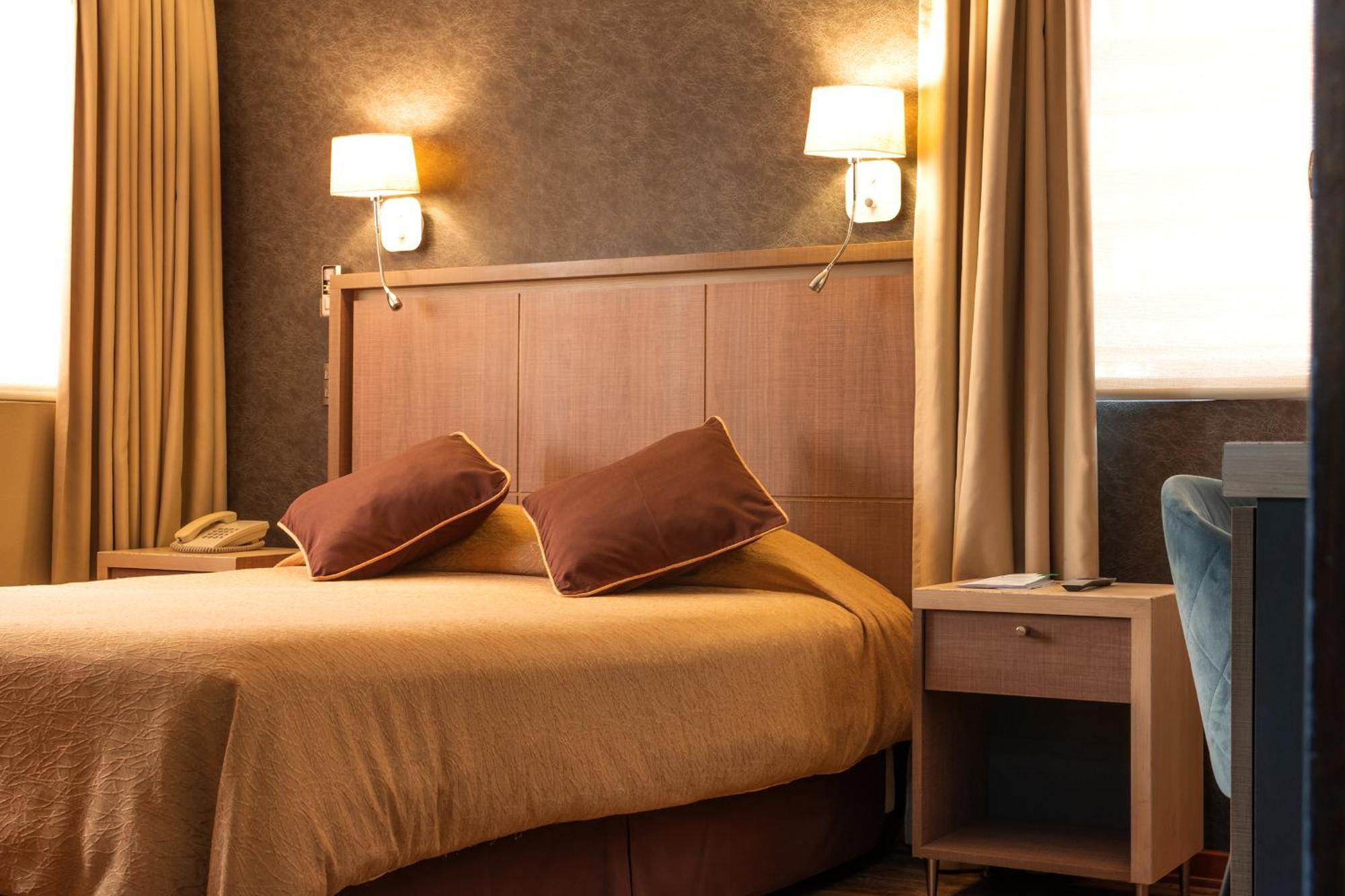 Hotel Diego De Velazquez Santiago Ngoại thất bức ảnh
