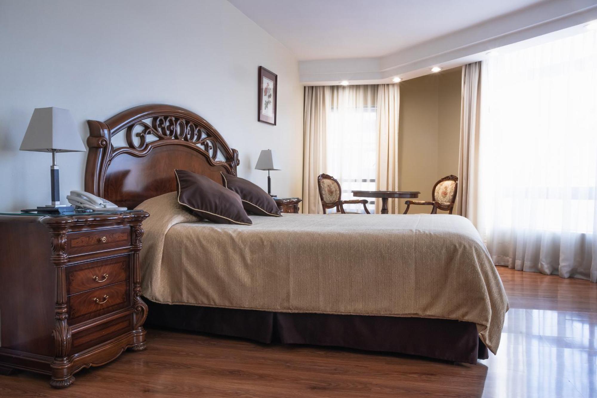Hotel Diego De Velazquez Santiago Ngoại thất bức ảnh